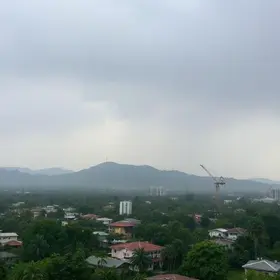 Pinhais dia com pancadas fortes e rápidas