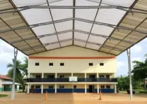 reforma e quadra coberta em escola de Pinhais