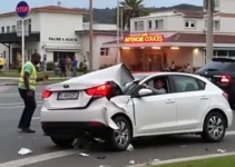 carro invade lanchonete